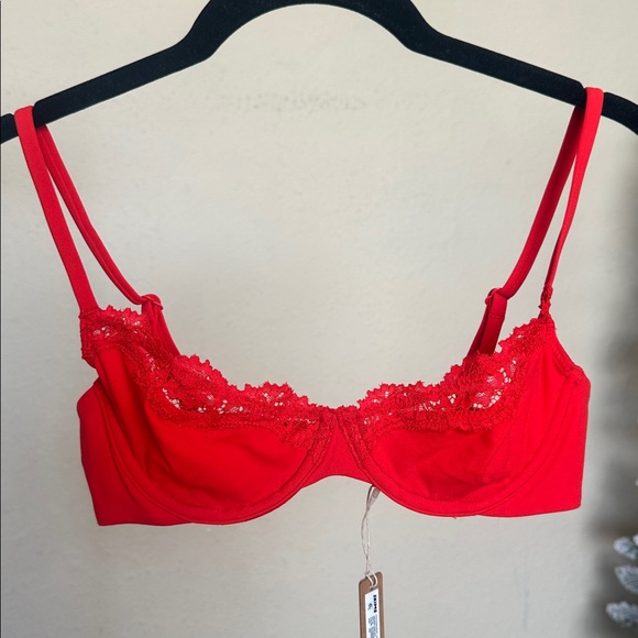 Skims fits everybody lace unlined Demi bra 
NWT 32B - Picture 3 of 7